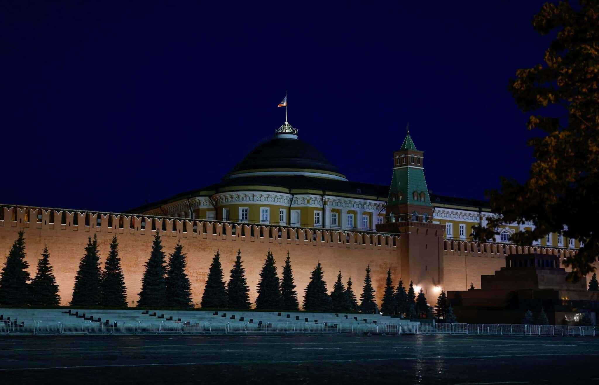 2024-12-13T111951Z_1_LYNXMPEKBC0F0_RTROPTP_4_UCRANIA-KREMLIN-ELOGIA-TRUMP