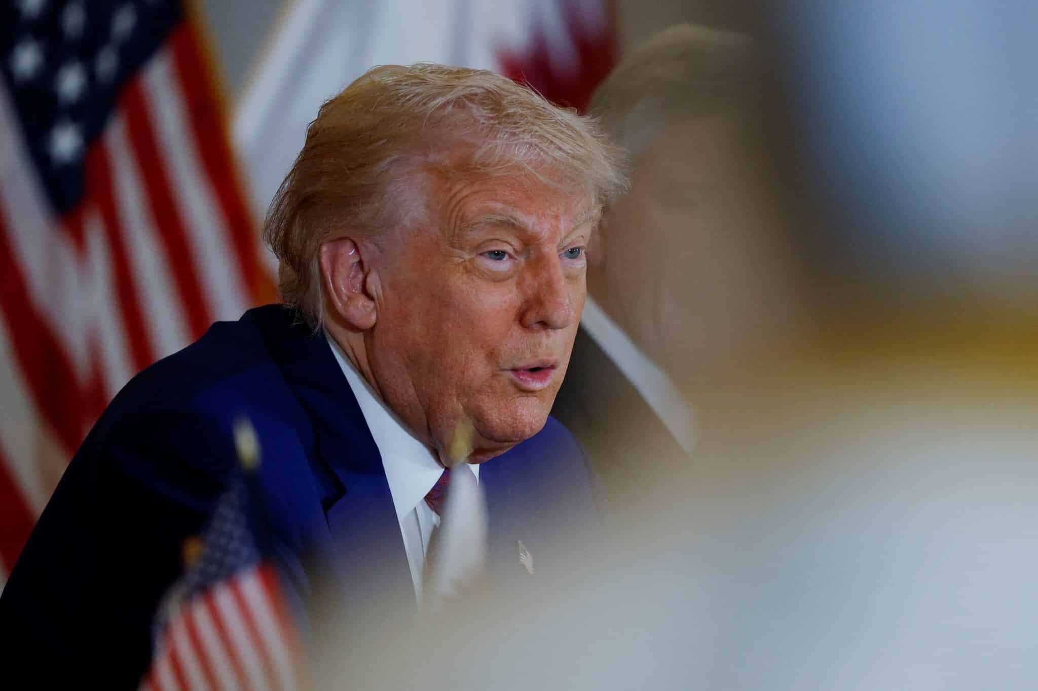 2025-05-15T112112Z_1_LYNXMPEL4E0LB_RTROPTP_4_USA-TRUMP-GULF-1