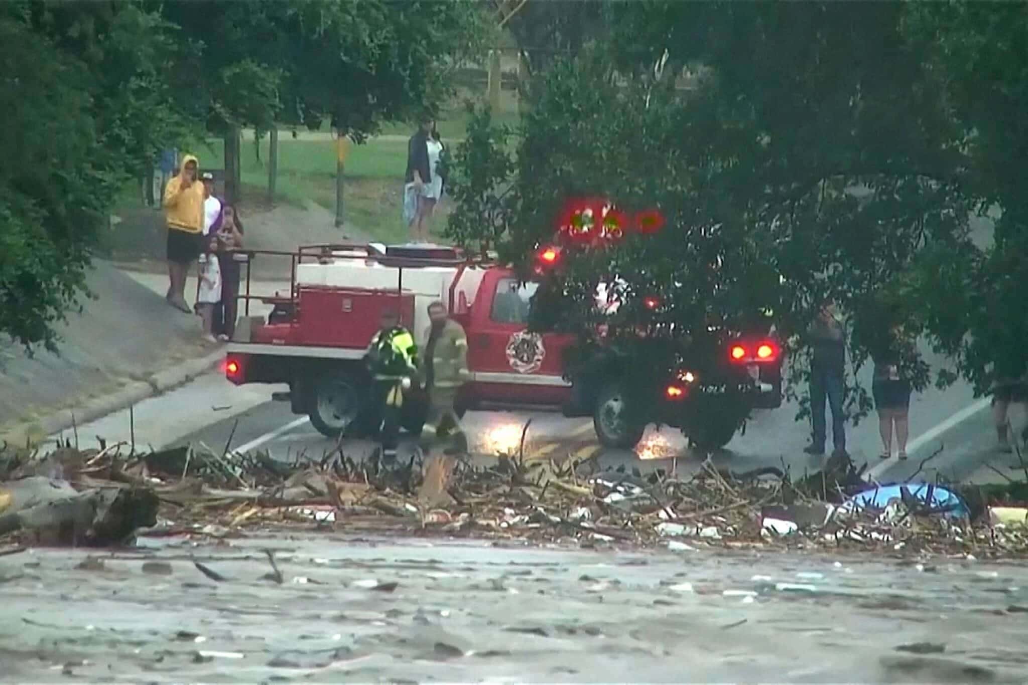 2025-07-04T220831Z_1_LYNXMPEL630ZC_RTROPTP_4_EUA-CLIMA-TEXAS-INUNDACAO_e46f7d