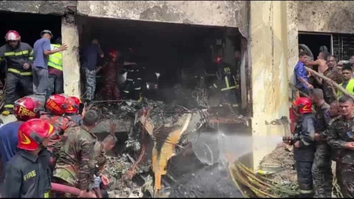 2025-07-21T100134Z_2_LOP132821072025RP1_RTRMADP_BASEIMAGE-960X540_BANGLADESH-CRASH