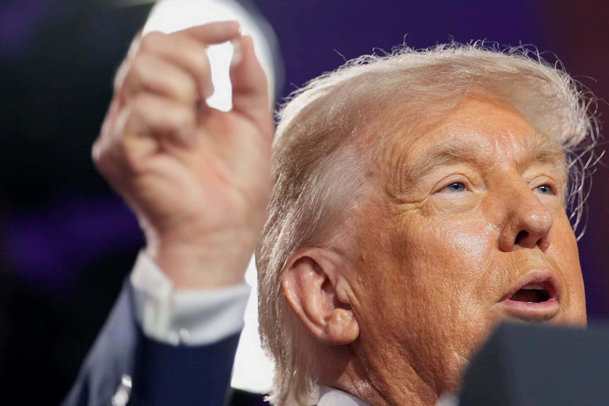 2025-07-24T004021Z_1_LYNXMPEL6N00H_RTROPTP_4_EUA-TRUMP-DIREITONASCIMENTO