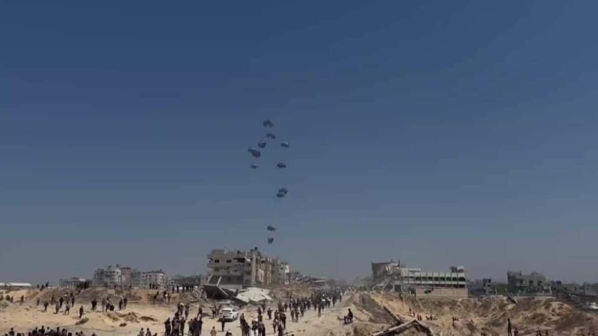 2025-07-27T122508Z_1_LOP286527072025RP1_RTRMADP_BASEIMAGE-960X540_ISRAEL-PALESTINIANS-GAZA-AID-AIRDROPS
