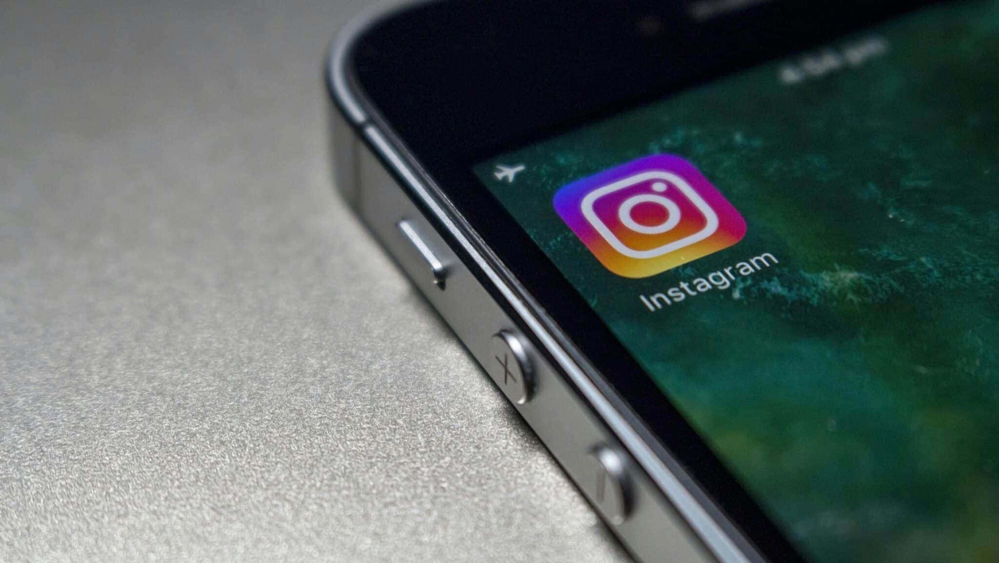 Aplicativo-do-Instagram-visto-numa-tela-de-Iphone-e1706017189833