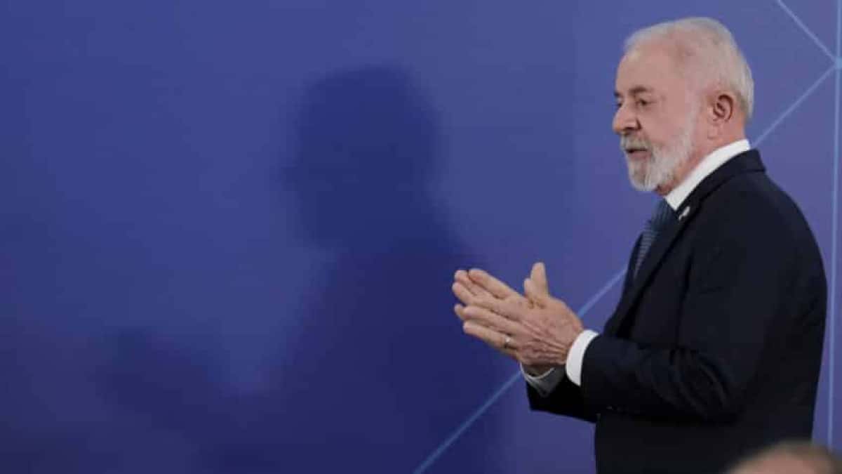 Entrevista coletiva do presidente Luiz Inácio Lula da Silva, André Corrêa do Lago,secretário de Clima, Energia e Meio Ambiente do Ministério das Relações Exteriores e Presidente da COP 30, eo ministro das Exteriores do Mauro Vieira, após o término da 17ª Reunião dos BRICS, no Museu de Artes Moderna (MAM) do Rio de Janeiro.| Sérgio Lima/Poder360 - 05.jul.2025