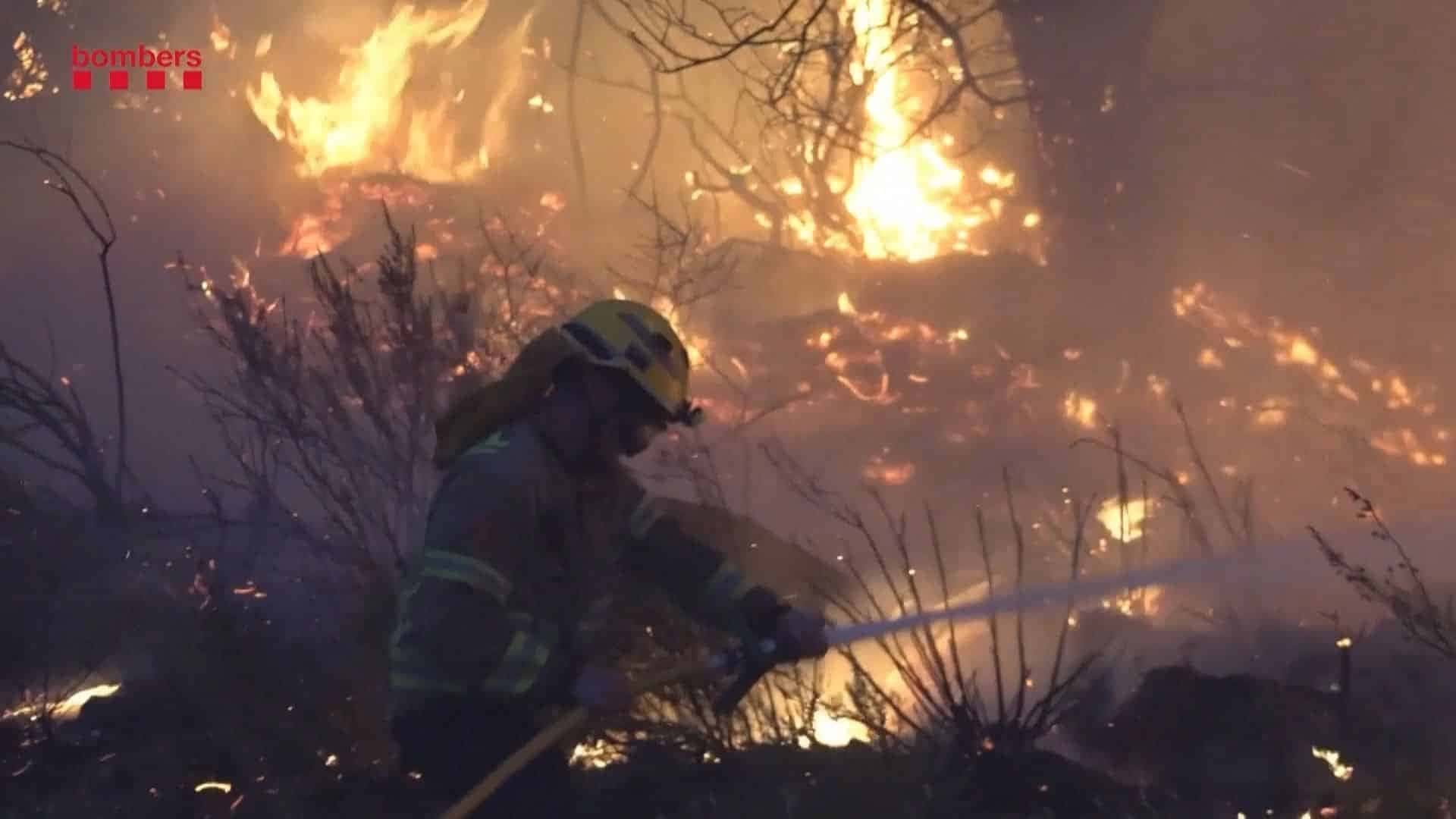 BR_CNN_080725_RTR_EV_C_8113_EUROPE_WEATHER_SPAIN_WILDFIRE.mp4_frame_1151