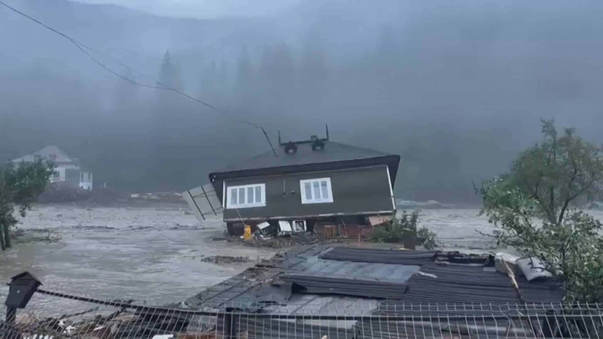BR_CNN_280725_RTR_EV_C_3023_EUROPE_WEATHER_ROMANIA_FLOODS.mp4_frame_151
