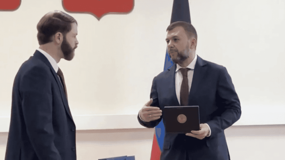 Daniel-Richard-Martindale-recebe-passaporte-russo-15jul2025-848×477-1