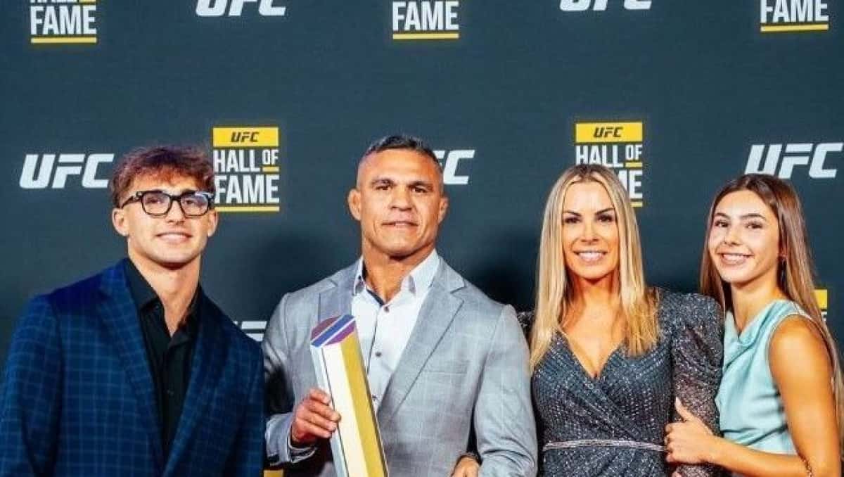 Davi-Belfort-com-sua-familia-e1752085251548