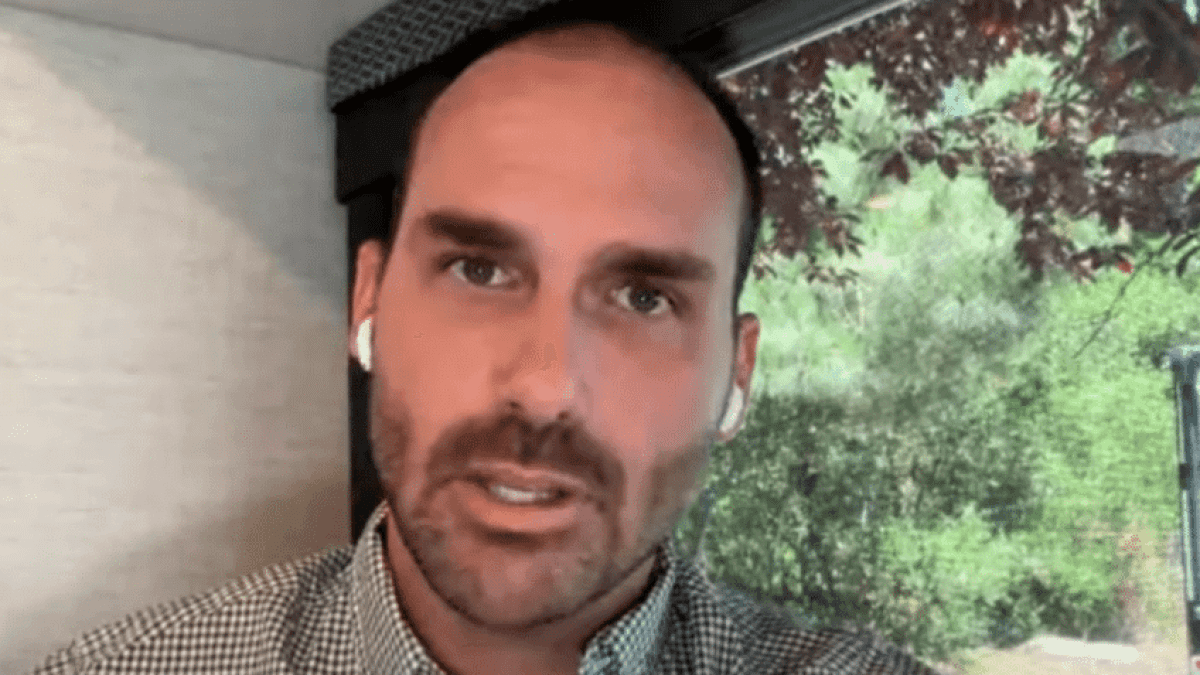 Eduardo-Bolsonaro-Revista-Oeste-848×477-2