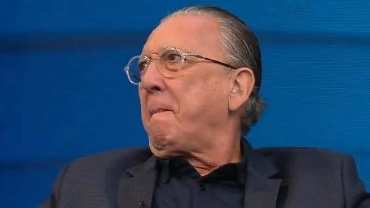 Galvao-Bueno-se-emociona-com-homenagem-em-seu-programa-e1753176436517