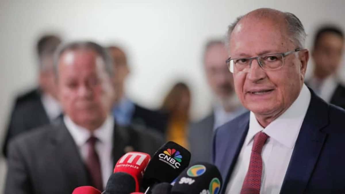 GeraldoAlckmin-FernandoHaddad-SimoneTebet-RuiCosta-Taxacao-RicardoAlban-CNI-JosueGomes-FIESP-32-848×477-1