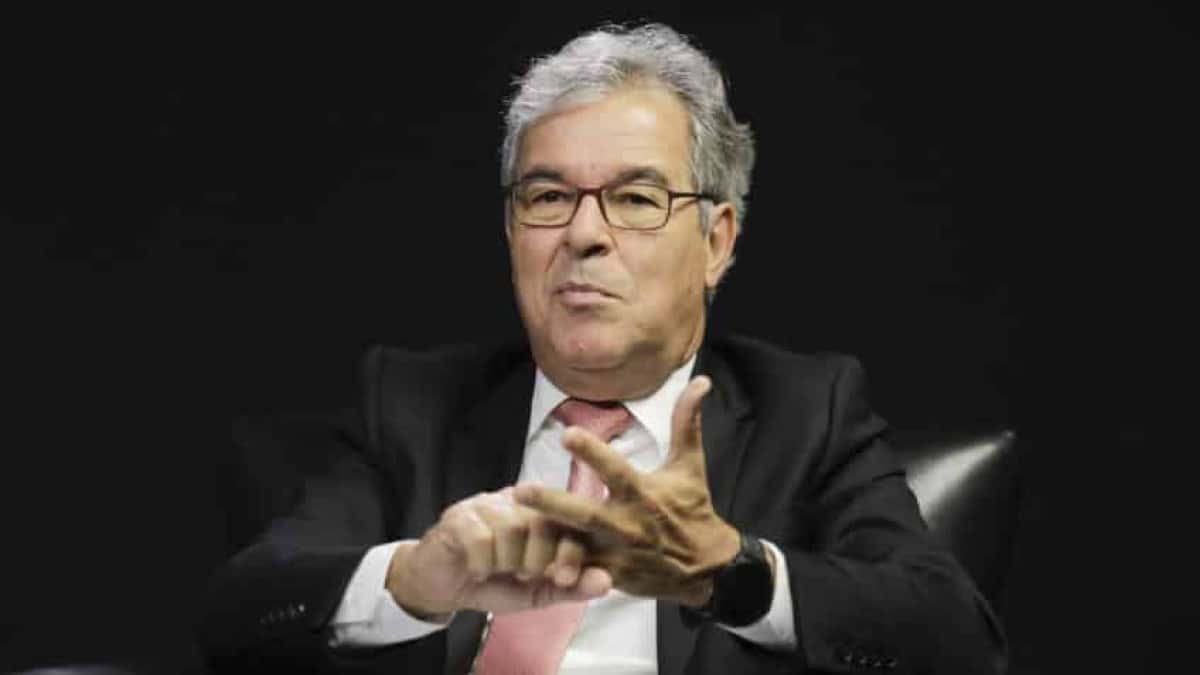 O presidente da ApexBrasil (Agência Brasileira de Promoção de Exportações e Investimentos), Jorge Viana, 65 anos, no estúdio do jornal digital Poder360, em Brasília, O ex-senador e ex-governador do Estado do Acre concedeu entrevista gravada para o repórter Gabriel Benevides. Viana falou sobre acordo Mercosul-UE e política externa | Sérgio Lima/Poder360 - 12.dez.2024