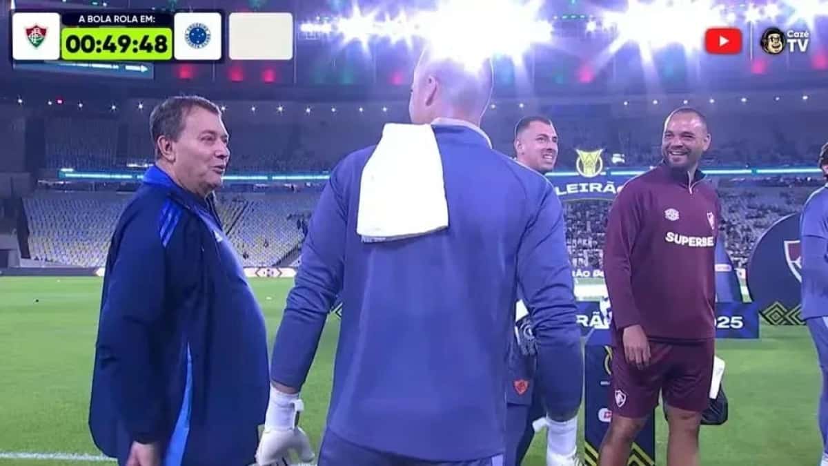 Pedrinho-tem-resenha-com-Fabio-antes-de-jogo-do-Cruzeiro-com-o-Fluminense