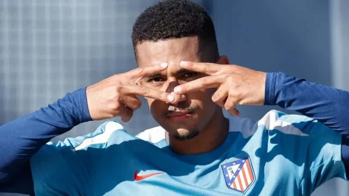 Samuel-Lino-durante-treino-do-Atletico-de-Madrid