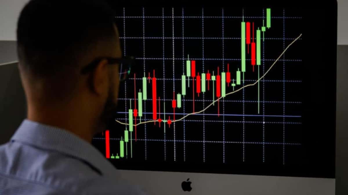 Tabelas, gráficos, bolsa de valores, indice, anotasções, pesquisas, minitor, computador. | Sérgio Lima/Poder360 - 28.nov.2023