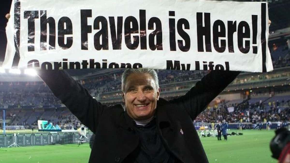 Tite-comemora-titulo-mundial-com-o-Corinthians-em-2012-e1742216511264