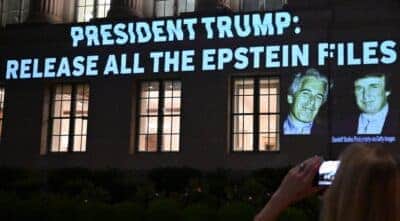 O Departamento de Justiça dos EUA comunicou a Trump que seu nome consta nos registros de Epstein
