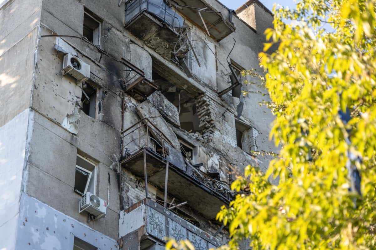 This photograph shows a damaged residential building following a Russian attack in Odesa on July 19, 2025, amid the Russian invasion of Ukraine. A Russian drone attack on the Ukrainian port city of Odesa killed at least one person, its mayor said early on July 19, 2025, while Moscow said it intercepted dozens of Ukrainian drones. (Photo by Oleksandr GIMANOV / AFP)