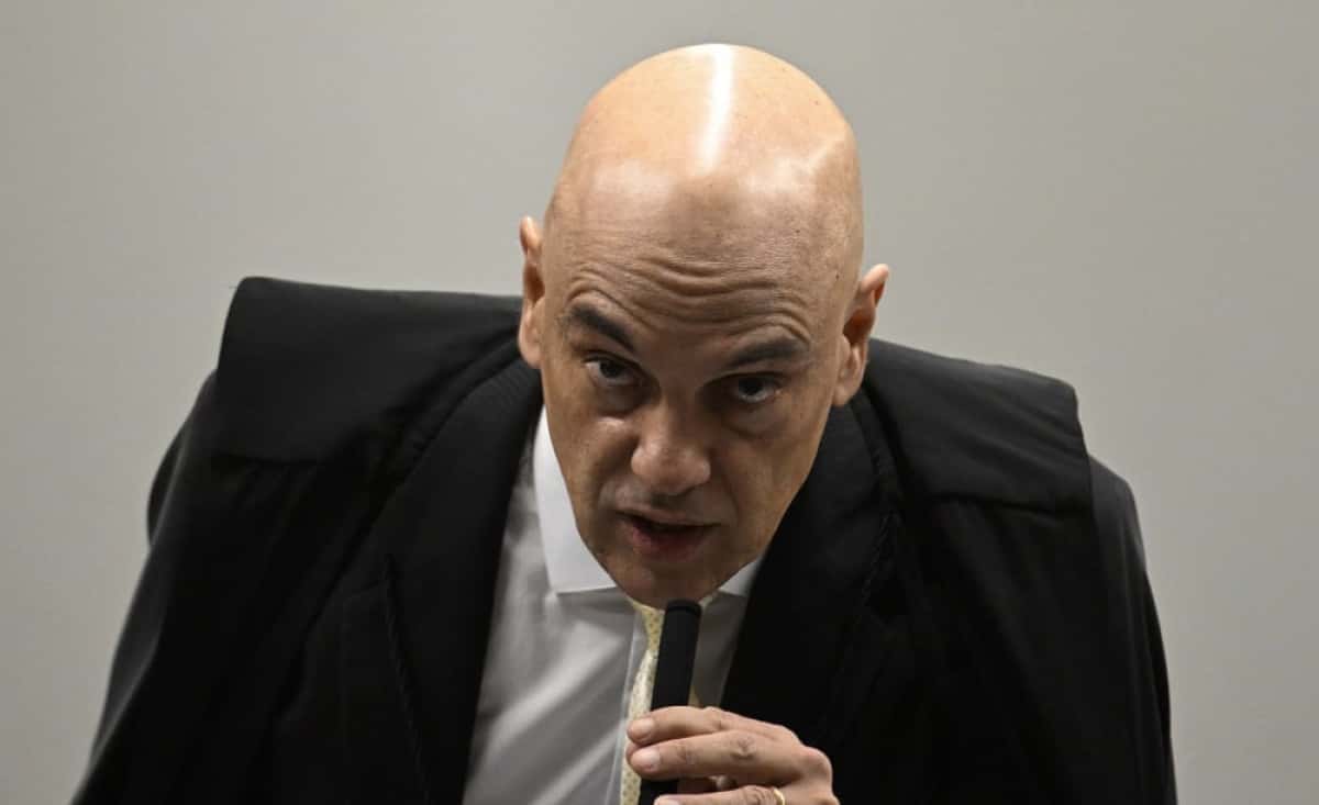 DF - BRASÍLIA, DEPOIMENTOS DOS RÉUS DO NÚCLEO PRINCIPAL DO INQUÉRITO QUE INVESTIGA UMA TENTATIVA DE GOLPE DE ESTADO. - POLÍTICA - DF - BRASÍLIA - 10/06/2025 - BRASÍLIA, DEPOIMENTOS DOS RÉUS DO NÚCLEO PRINCIPAL DO INQUÉRITO QUE INVESTIGA UMA TENTATIVA DE GOLPE DE ESTADO. - O juiz do Supremo Tribunal Federal Alexandre de Moraes realiza um julgamento para os acusados em um suposto plano de golpe para manter o ex-presidente Jair Bolsonaro no cargo após sua derrota nas eleições de 2022 em Brasília, Brasil, terça-feira, 10 de junho de 2025. 10/06/2025 - Foto: MATEUS BONOMI/AGIF - AGÊNCIA DE FOTOGRAFIA/AGIF - AGÊNCIA DE FOTOGRAFIA/ESTADÃO CONTEÚDO