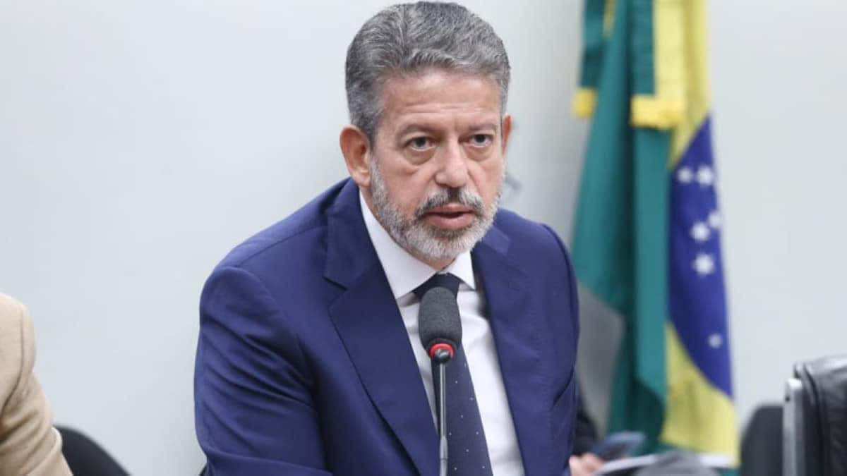 arthur-lira-comissao-camara-relatorio-isencao-imposto-de-renda-ir-16jul2025-848×477-1