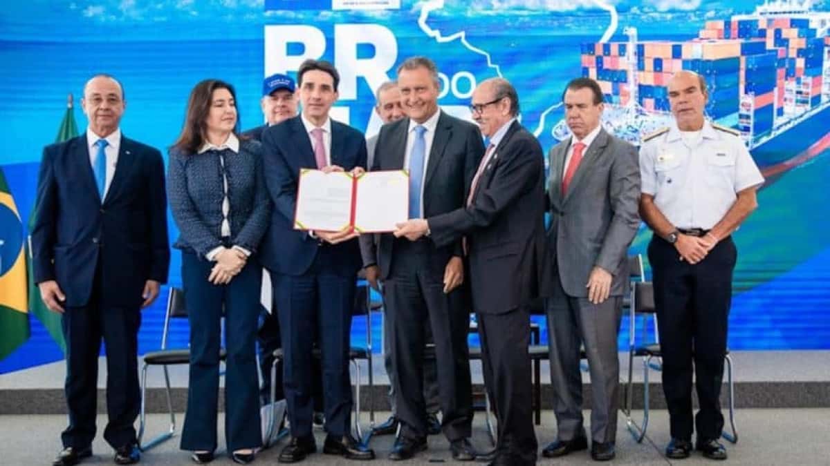 cerimonia-regulamenta-cabotagem-portos-aeroportos-silvio-costa-filho-848×477-1