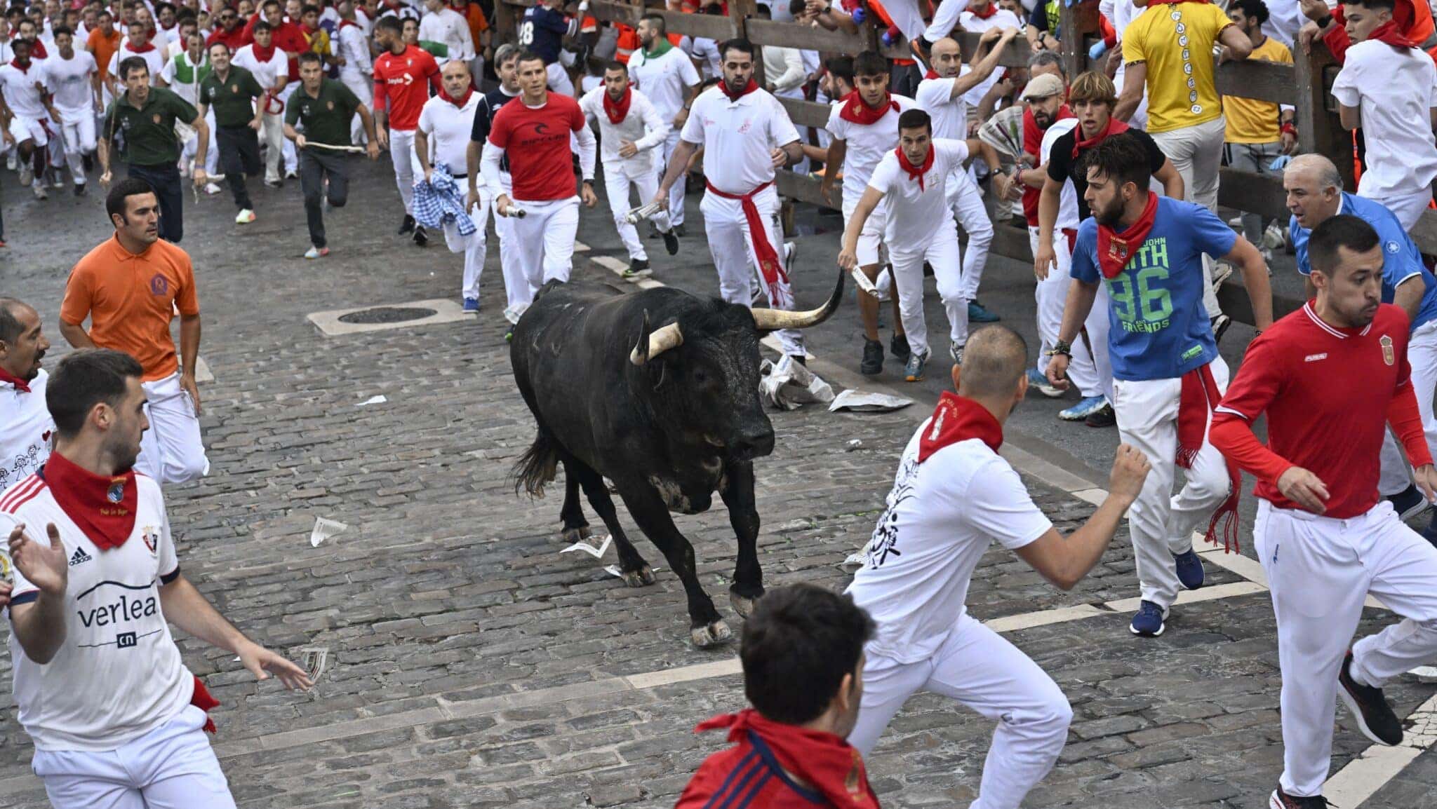 corrida-de-touro-espanha-pamplona-e1751987410236