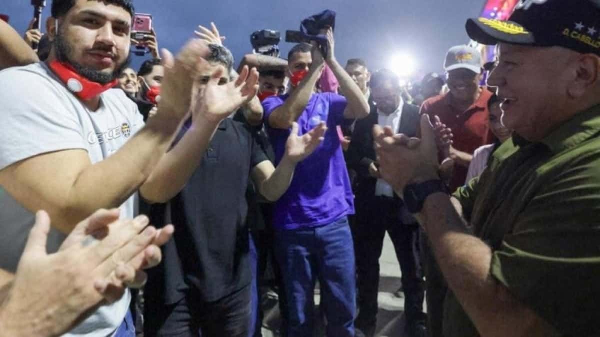 diosdado-cabello-recebe-venezuelanos-jul2025-848×477-1