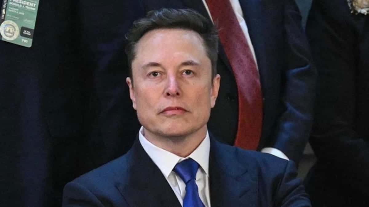 elonmusk-pose-13mar2025-848×477-1