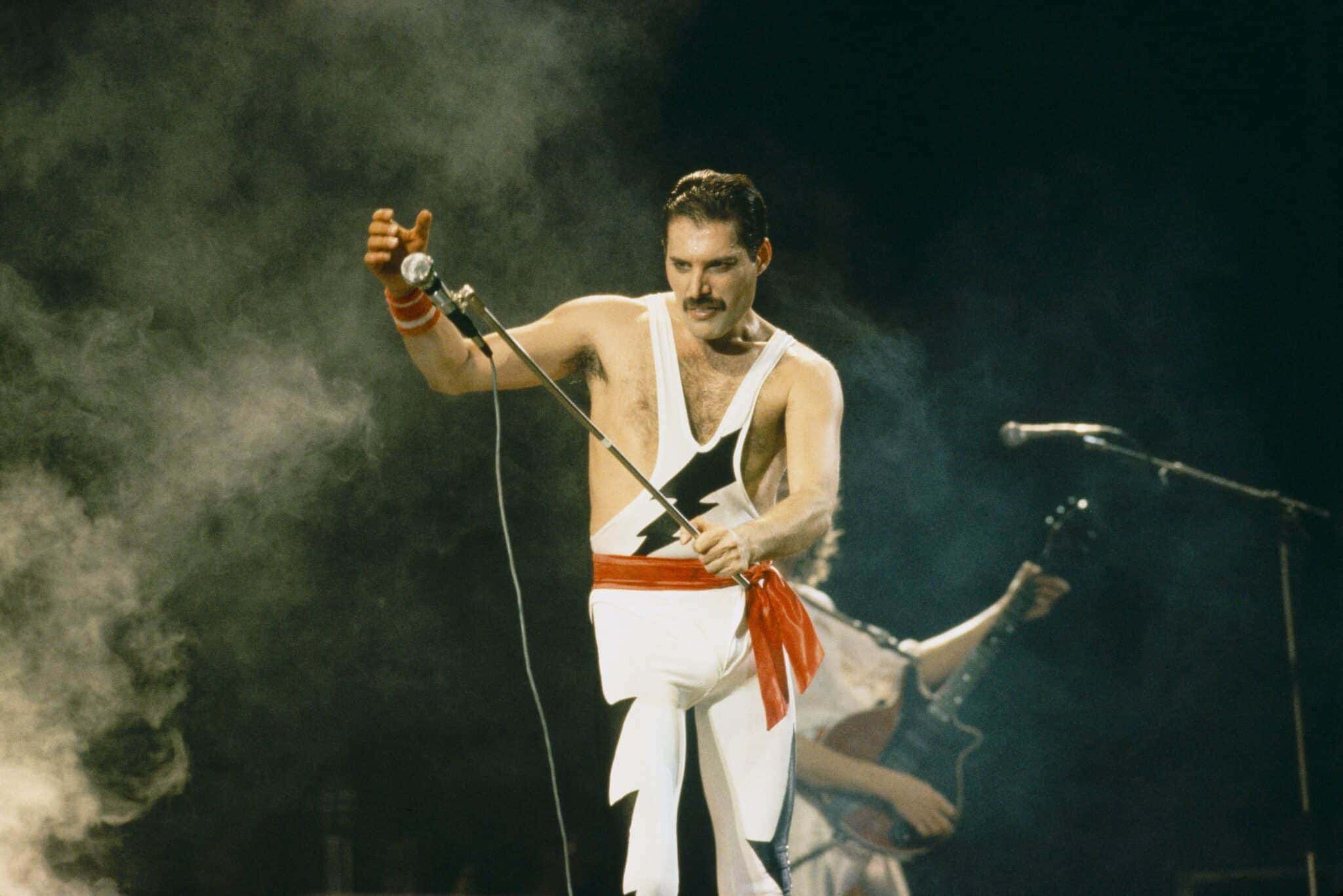 freddie-mercury-queen-rock-in-rio-1985