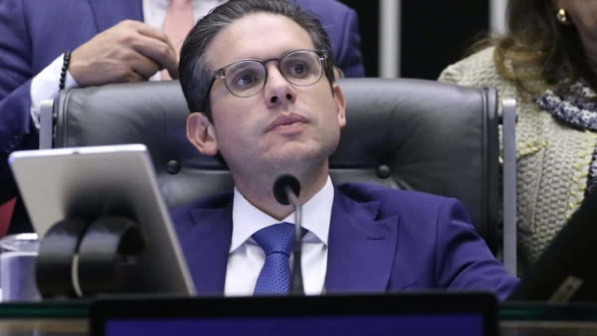 hugo-motta-plenario-camara-dos-deputados-16jul2025-848×477-2