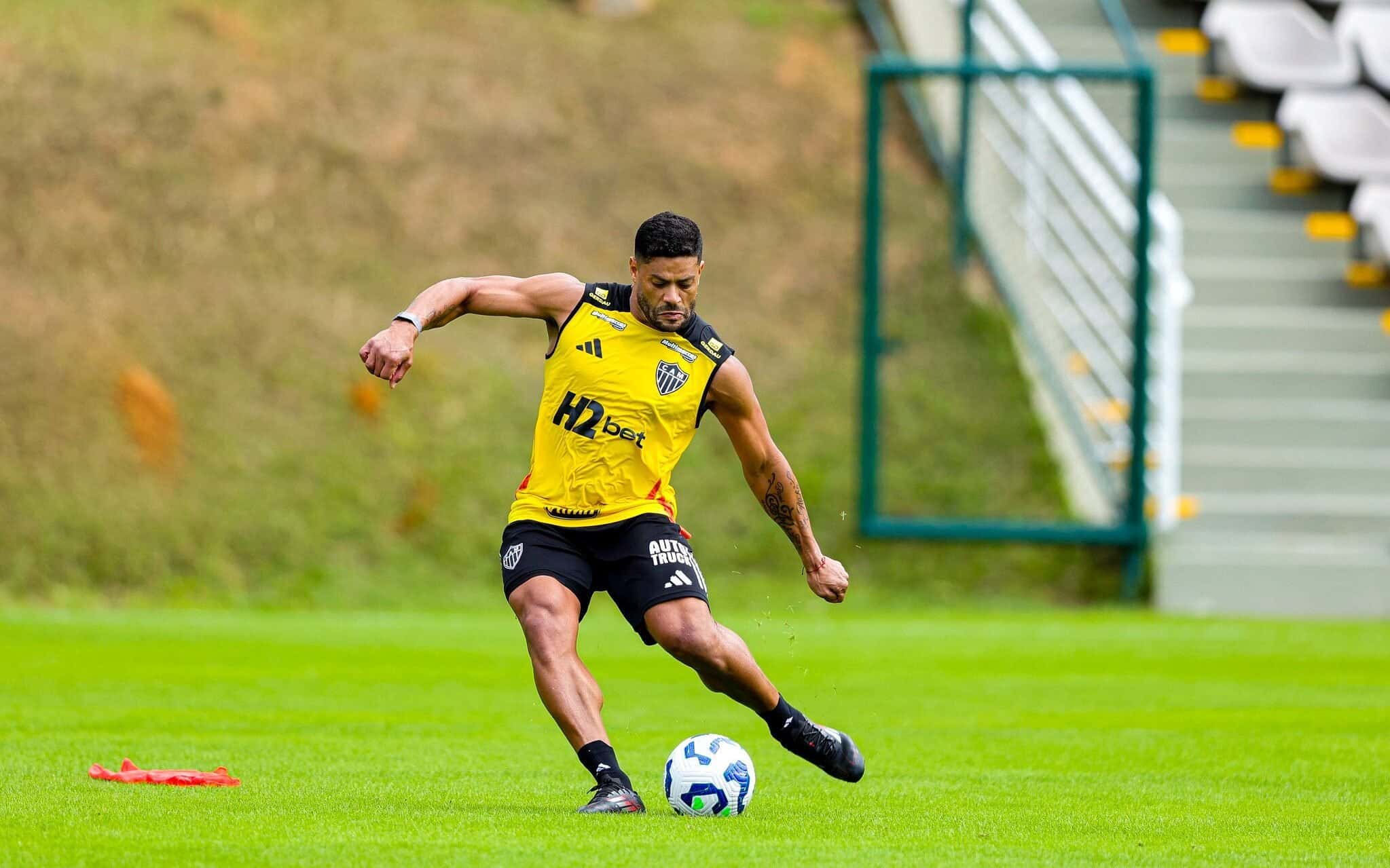 hulk-em-treino-do-atletico-mg-foto-paulo-henrique-franca-atletico