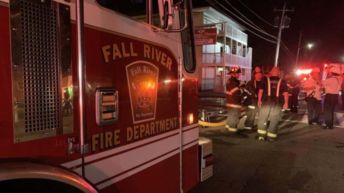 incendio-em-asilo-em-massachusetts-mata-9-14jul2025-848×477-1