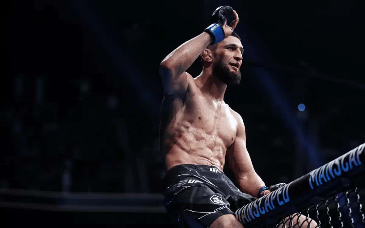 khamzat-chimaev-encara-dricus-du-plessis-no-ufc-319-foto-divulgacao-ufc