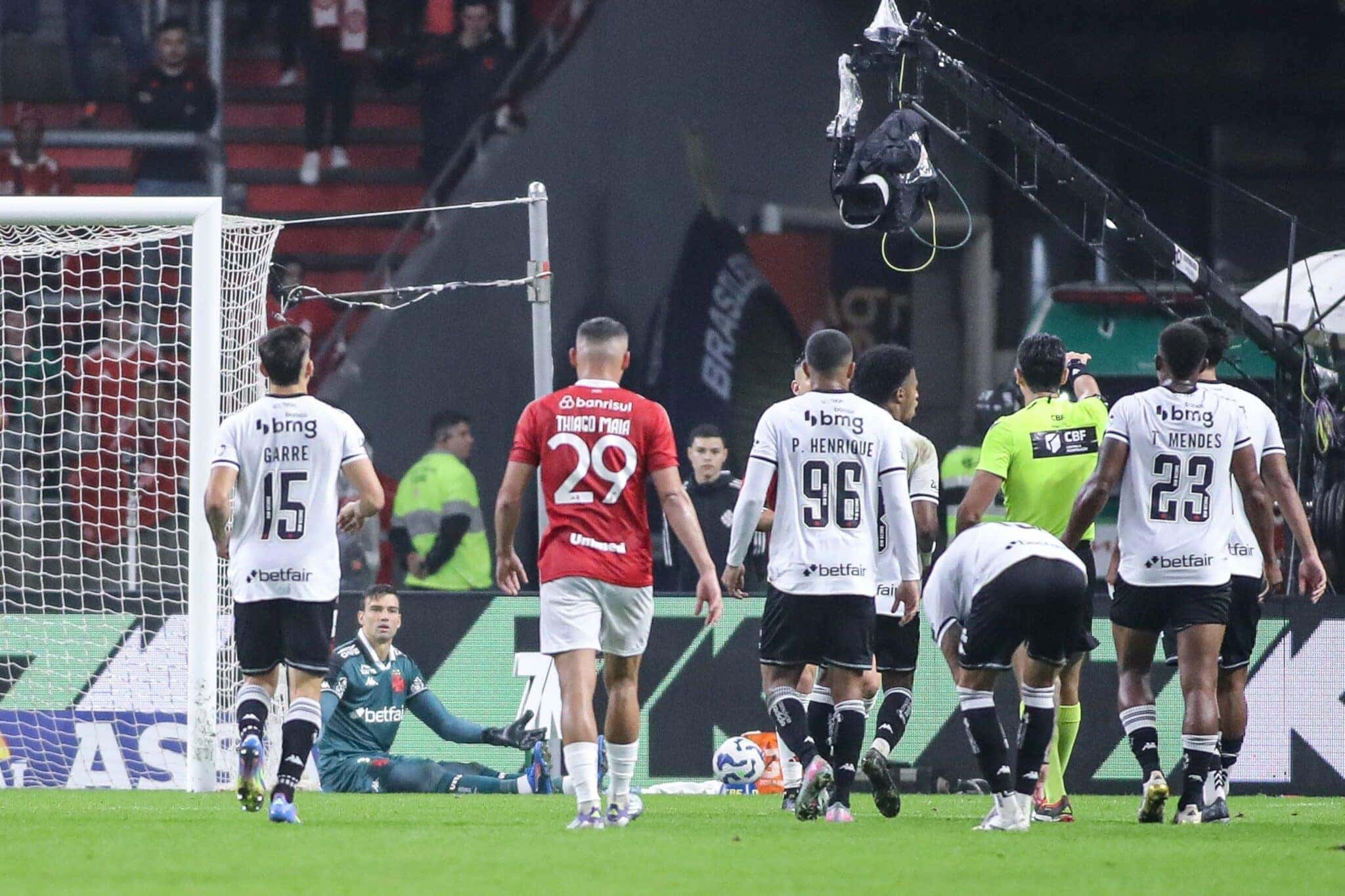 leo-jardim-internacional-vasco
