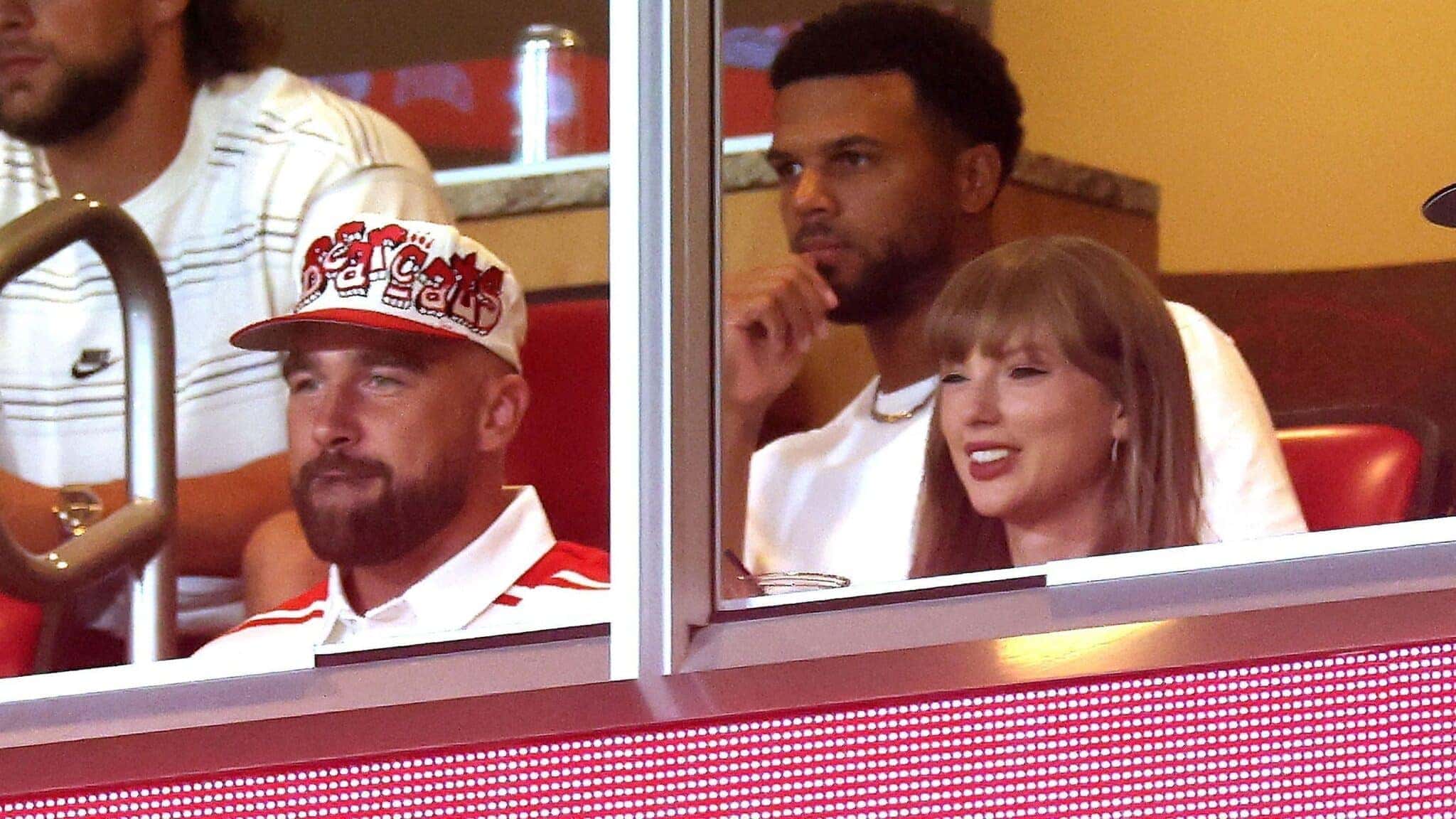 1-taylor-swift-travis-kelce1-1