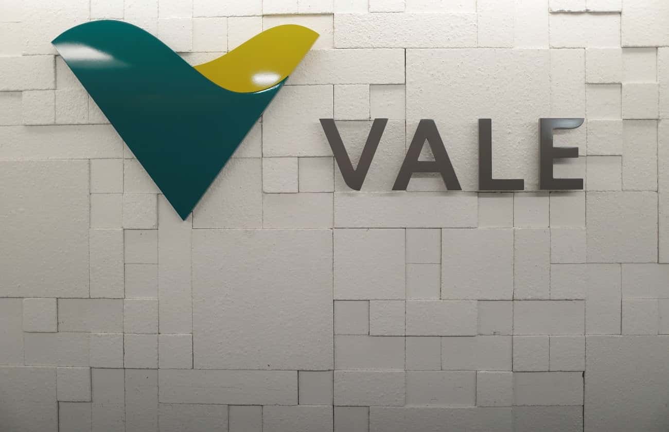 Logo da Vale em prédio no Rio de Janeiro 7/8/2017 REUTERS/Ricardo Moraes