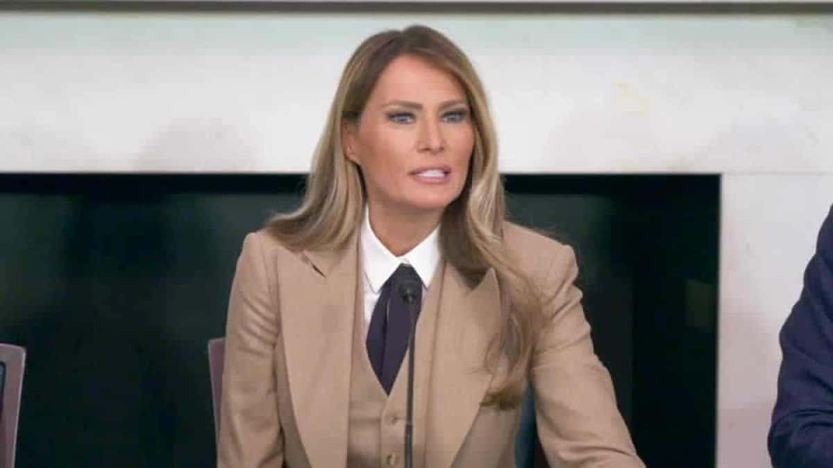 2025-03-03T195411Z_1_LOP594003032025RP1_RTRMADP_BASEIMAGE-960X540_USA-TRUMP-MELANIA-1