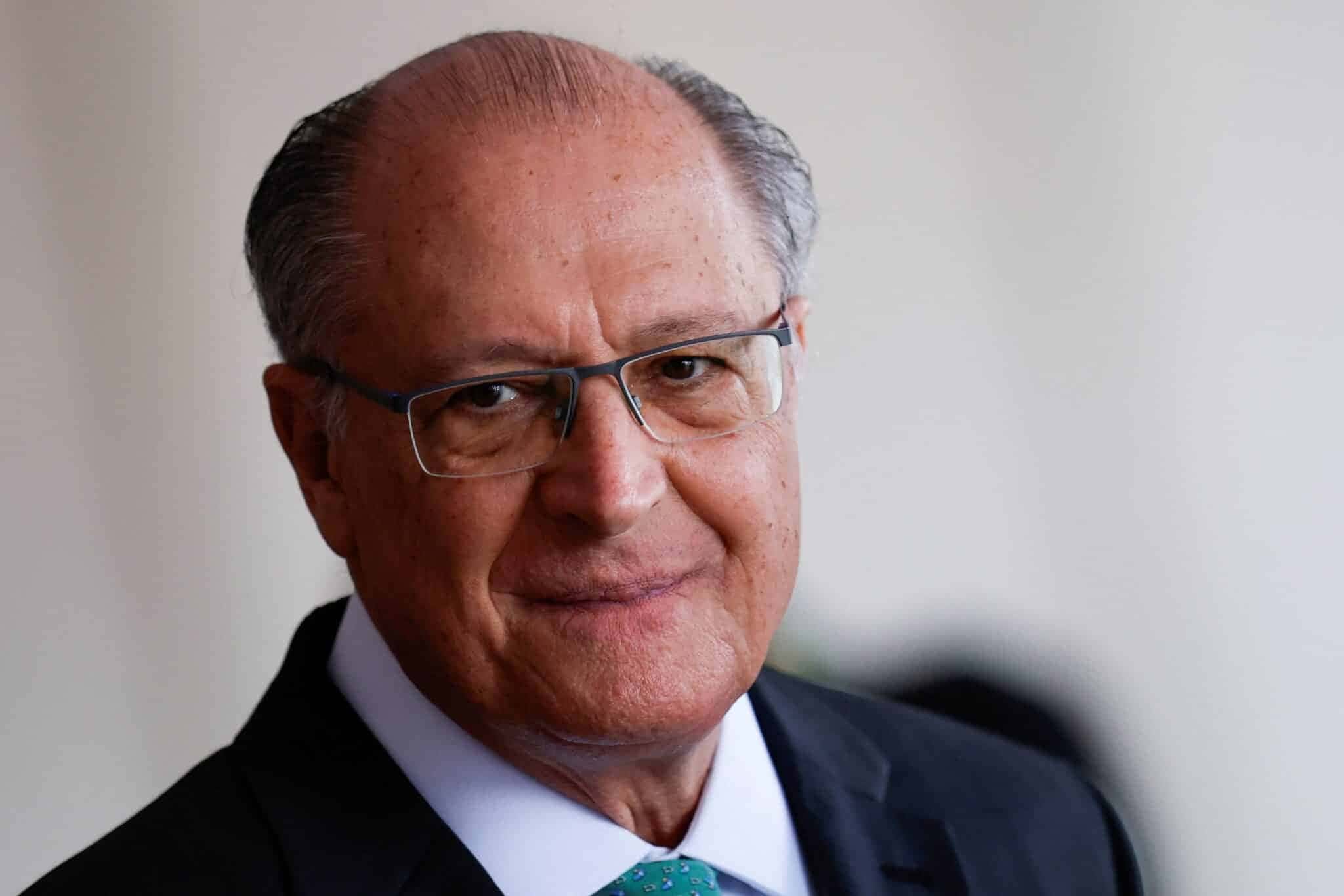 2025-06-10T161623Z_1_LYNXMPEL590UO_RTROPTP_4_VAREJO-ALCKMIN-SUPERMERCADOS