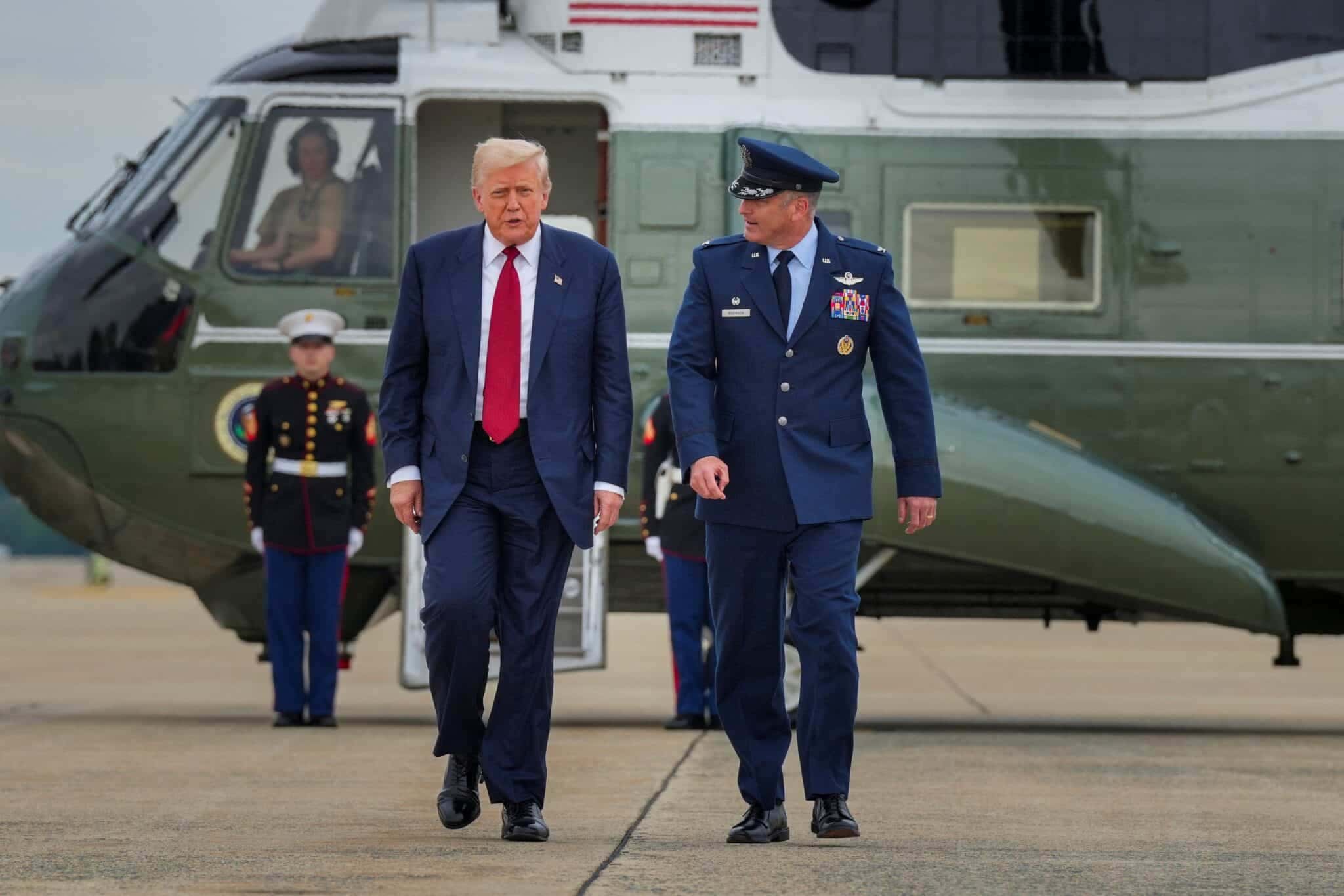 2025-08-04T113338Z_1_LYNXMPEL730FC_RTROPTP_4_EUA-TRUMP-DEMISSAO-EXPLICA