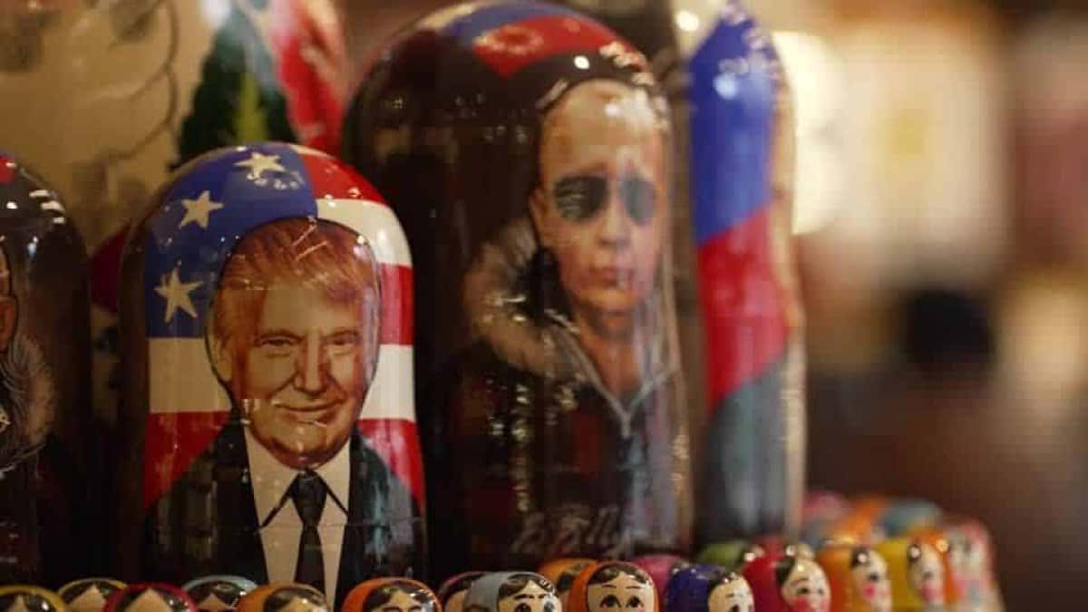 2025-08-14T180433Z_1_LOP726614082025RP1_RTRMADP_BASEIMAGE-960X540_UKRAINE-CRISIS-SUMMIT-MOSCOW-SOUVENIRS