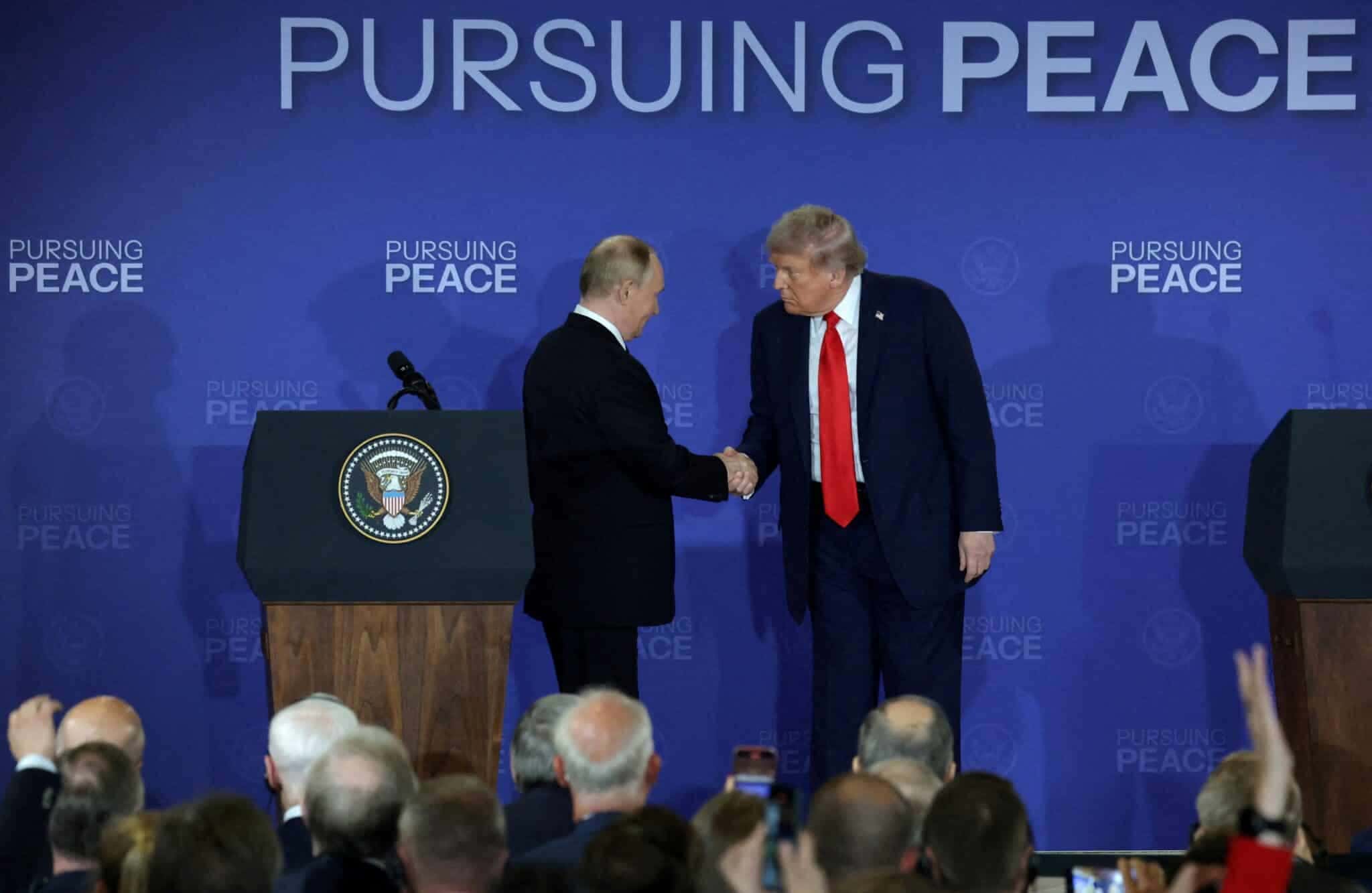 2025-08-16T002105Z_1_LYNXMPEL7F003_RTROPTP_4_UKRAINE-CRISIS-SUMMIT