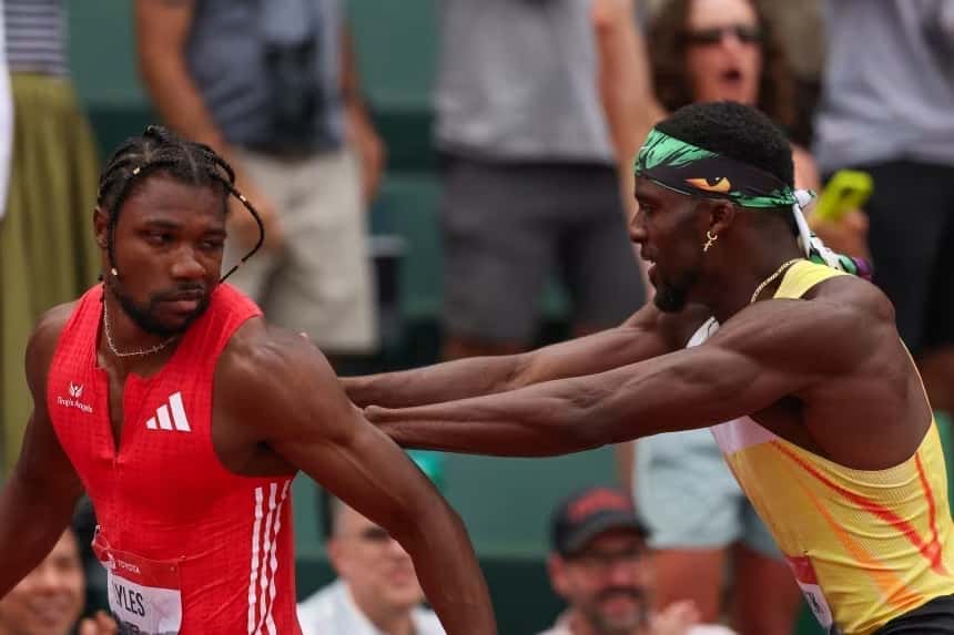 Bednarek-empurra-Noah-Lyles-em-prova-dos-200-metros-rasos