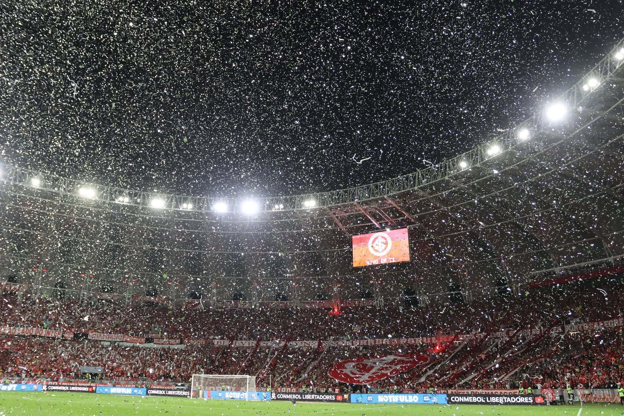 Beira-Rio-teve-chuva-de-papel-picado-antes-do-jogo-1