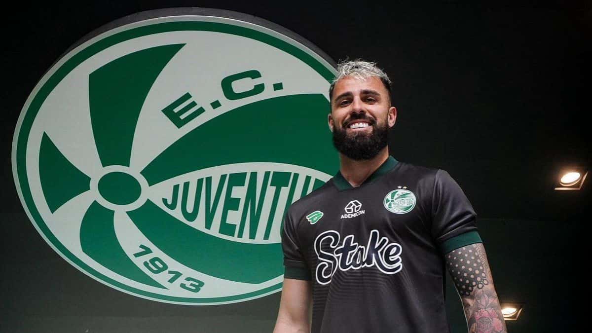 Jandrei-goleiro-anunciado-pelo-Sao-Paulo-e1755178328119