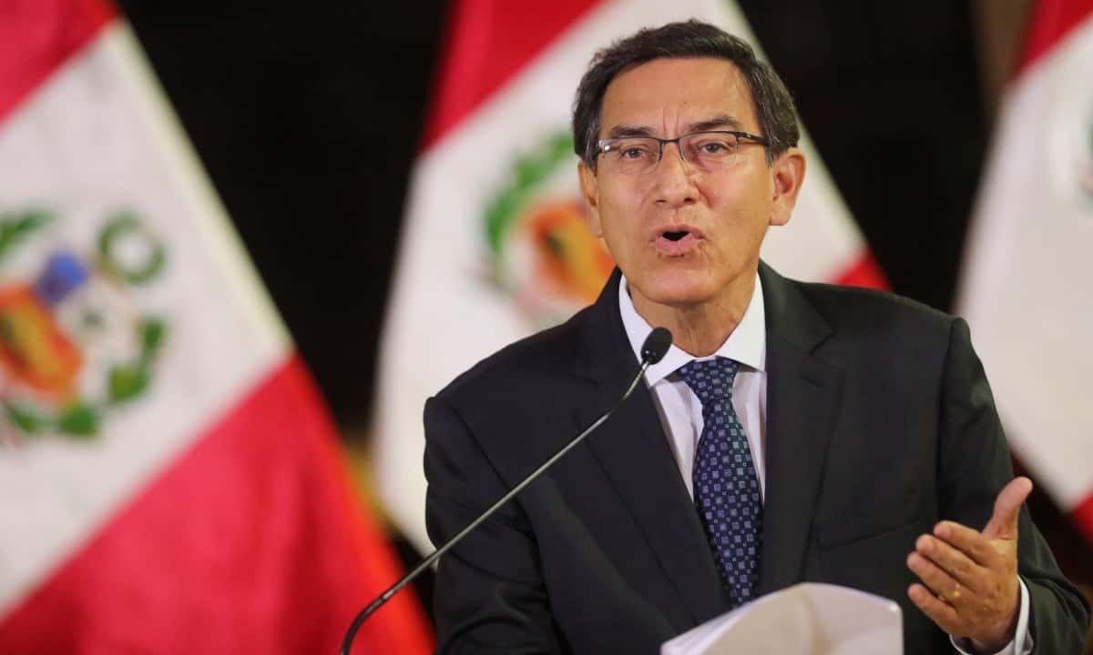 Martin-Vizcarra-JUAN-PABLO-AZABACHE-MANAYAY