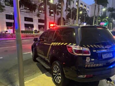A polícia federal detém seis dos 14 suspeitos identificados em operação contra o PCC; investigação aponta possível divulgação de informações