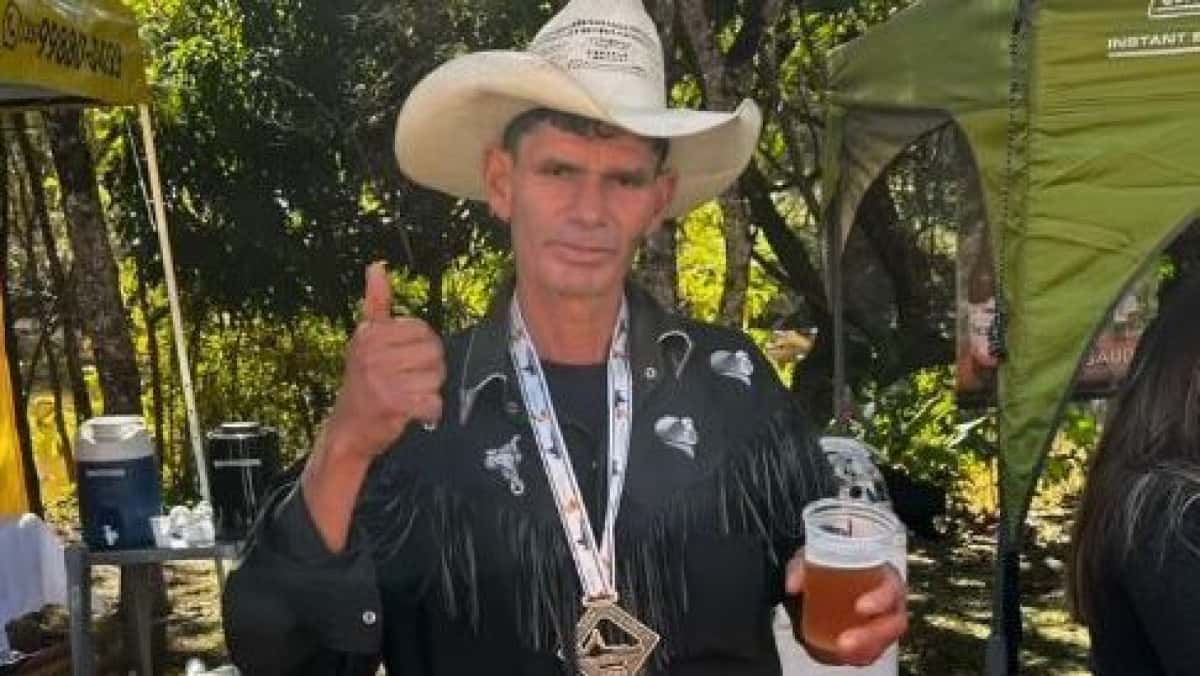 cowboy-embriagado-e1754919575768