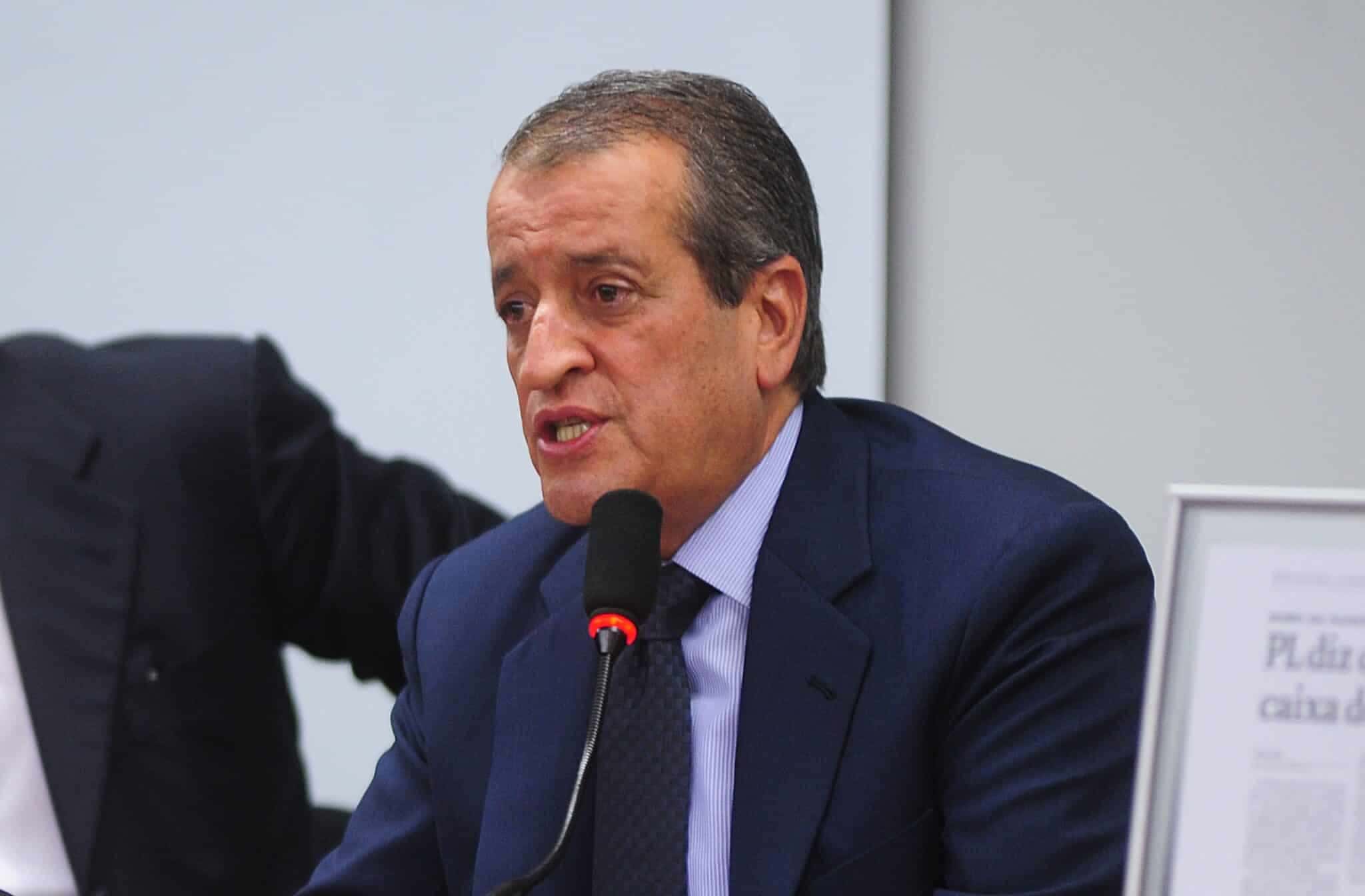 https___www.camara.leg_.br_internet_bancoimagem_banco_2012_10_20121002174223_20121002_003LP_LC