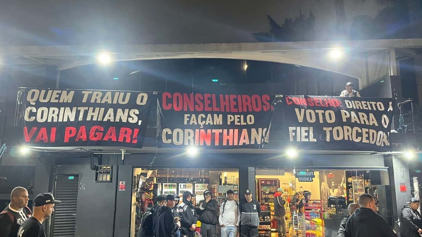 protesto-torcida-corinthians-eleicao-presidente-4-e1756160644782
