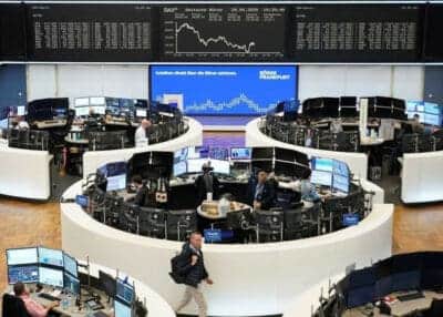 Bolsas europeias funcionam majoritariamente com baixa, com a Ucrânia em destaque